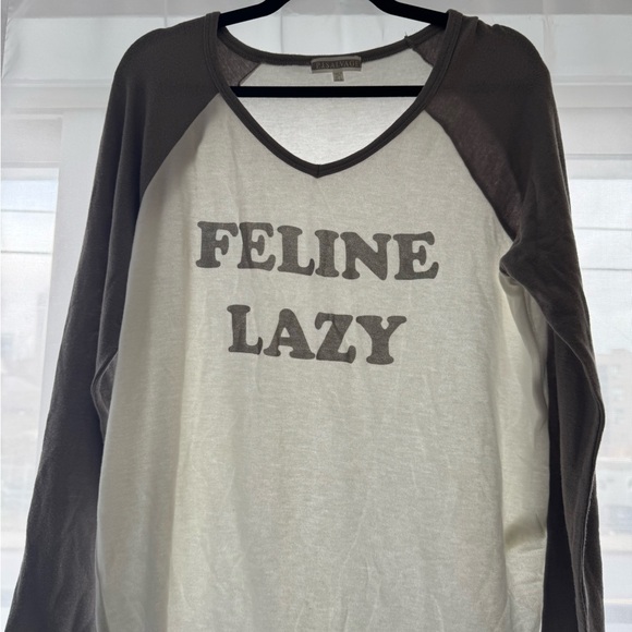 PJ Salvage Raining Cats and Dogs Feline Lazy Top - Picture 2 of 2